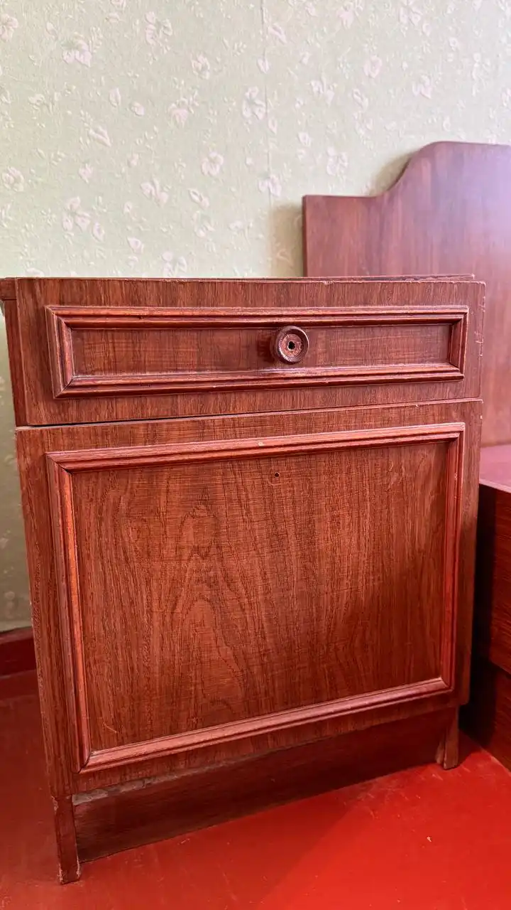 Продажа двух кроватей с боковыми спинками