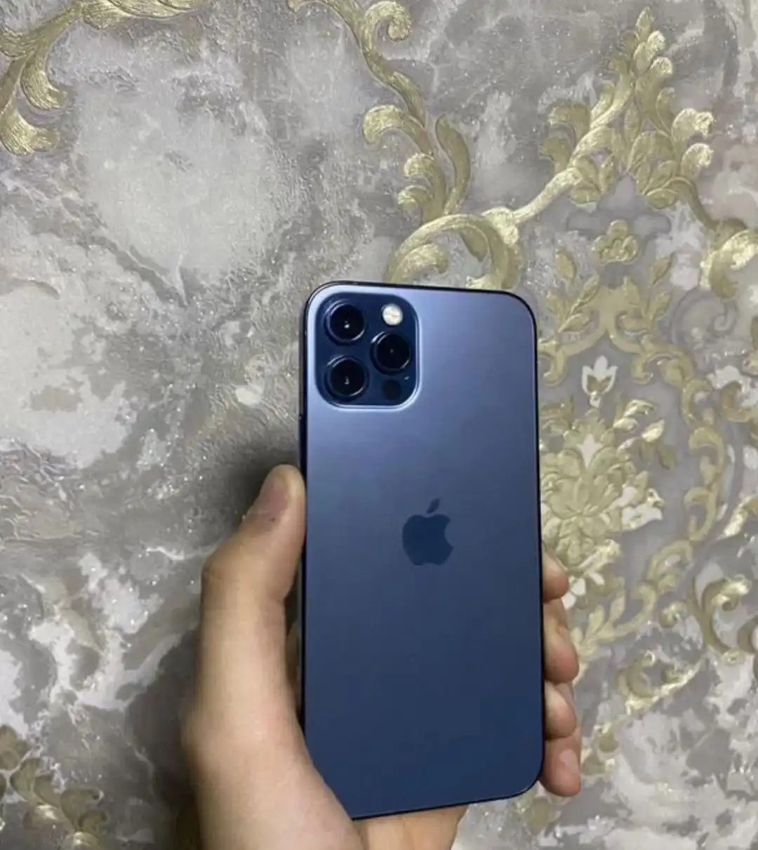 Продам iPhone 12 Pro 128 ГБ синий
