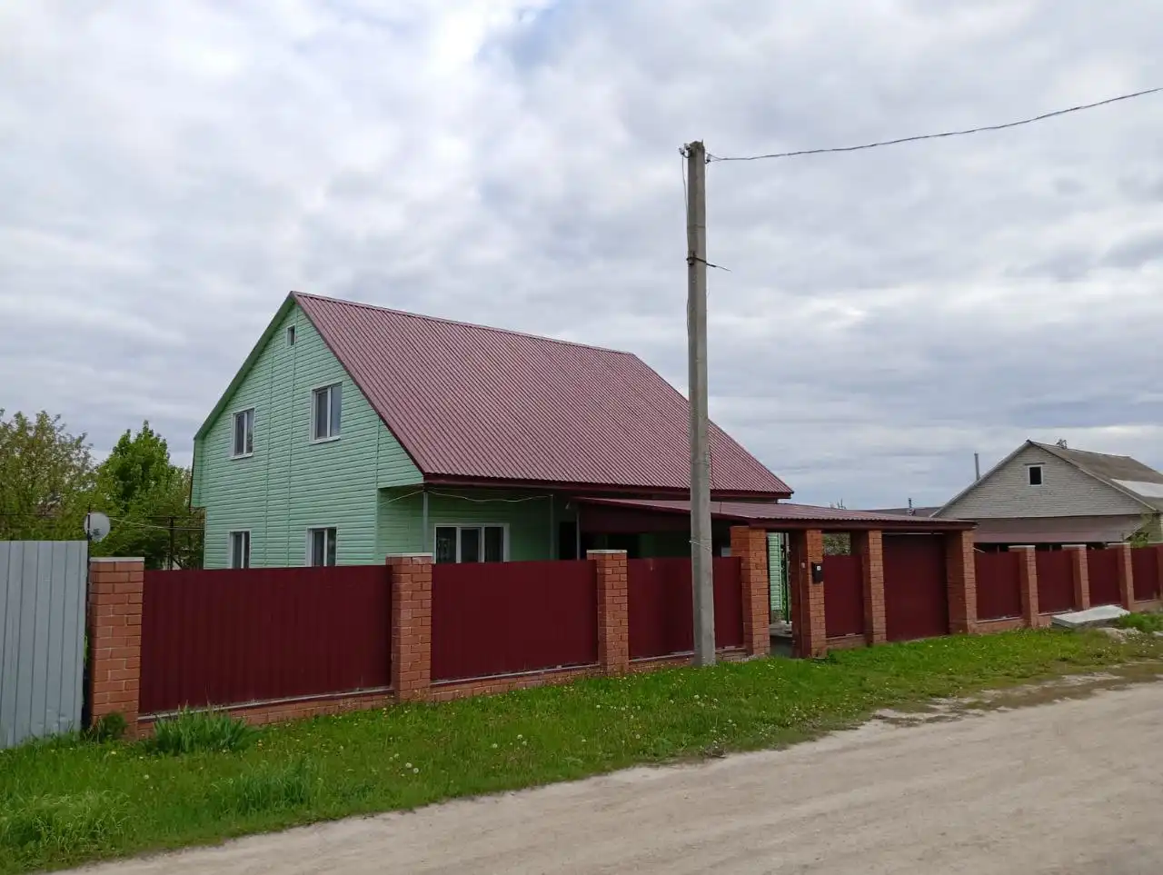 Продаётся двухэтажный дом с ремонтом в Новых Бурасах - Дома (Недвижимость) в Новые Бурасы