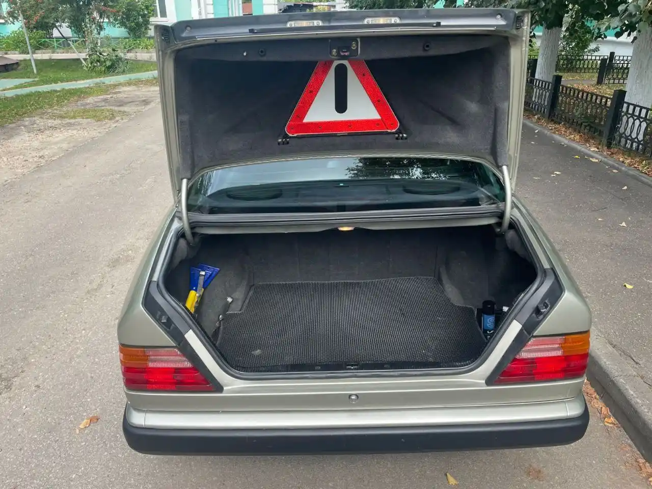 Mercedes w124 1984 года