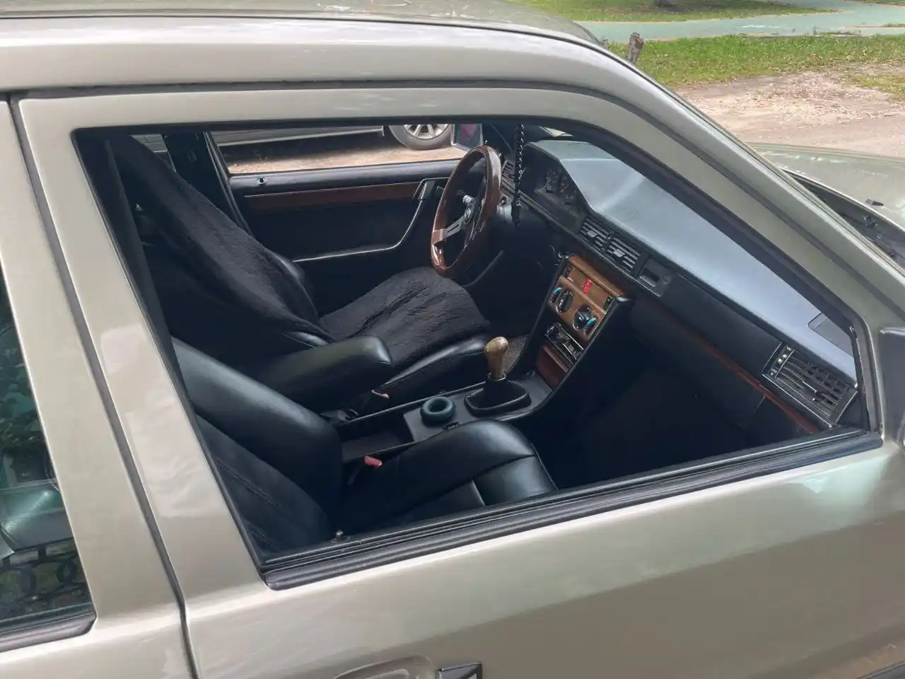 Mercedes w124 1984 года
