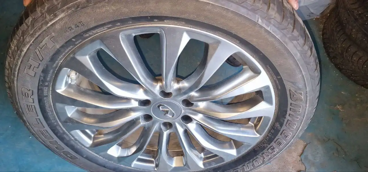 Продажа колес на Инфинити QX56