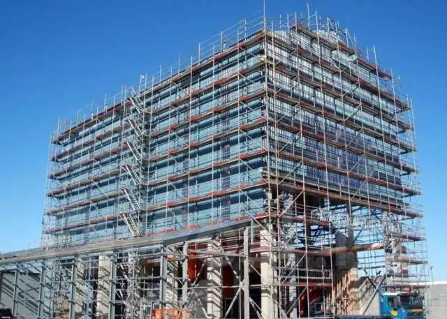 Вакансии разнорабочих, промышленных альпинистов и сварщиков на стройку нефтегазоперерабатывающих заводов