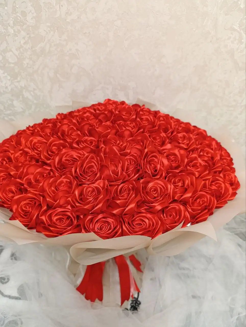 Атласные розы - идеальный подарок