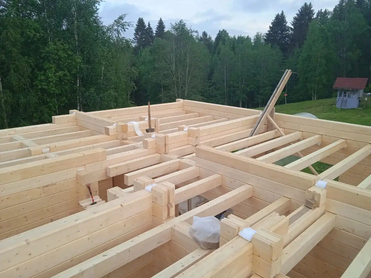 Сборка домов из клееного профилированного бруса