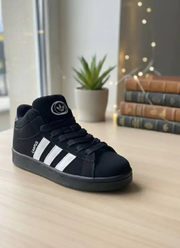 Продажа кроссовок Nike и Adidas мужских и женских