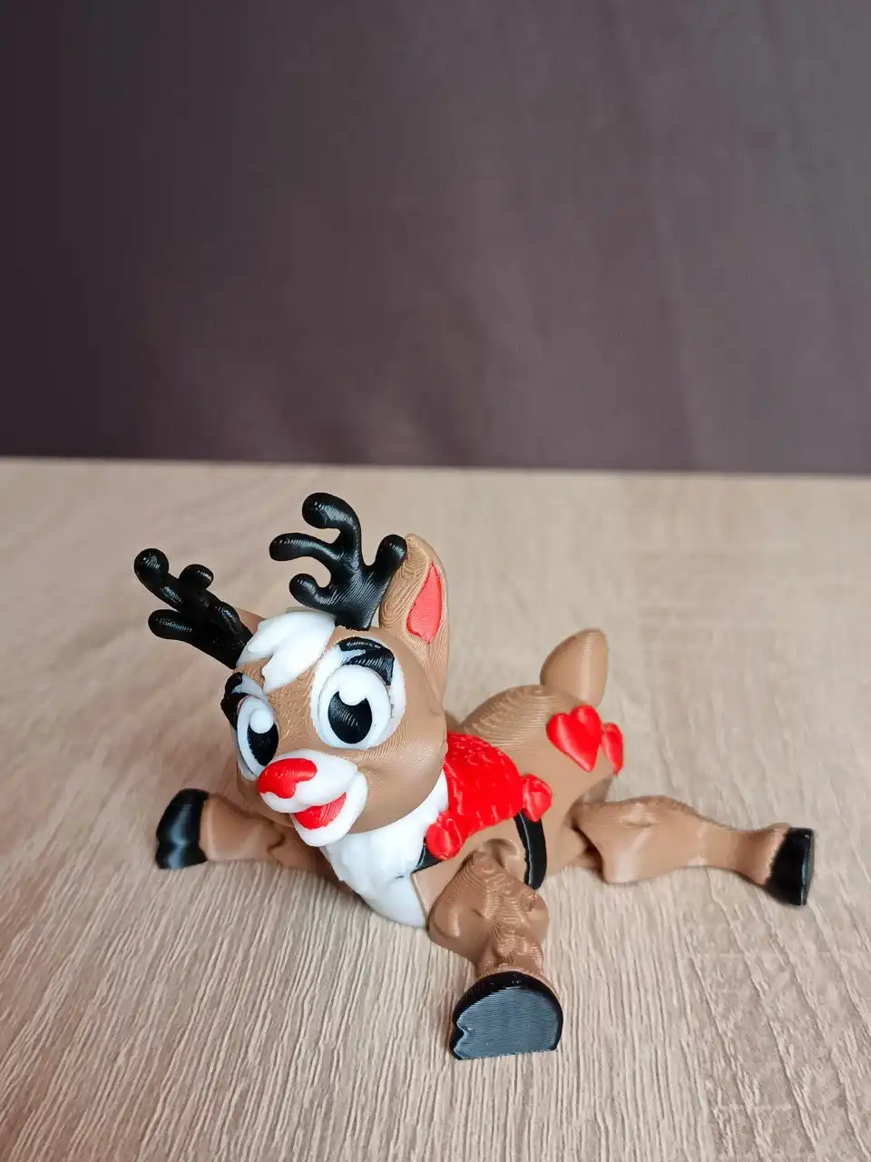 Очаровательный олененок Деда Мороза