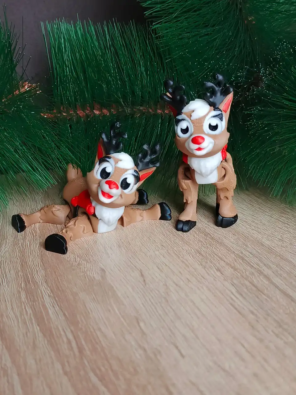 Очаровательный олененок Деда Мороза