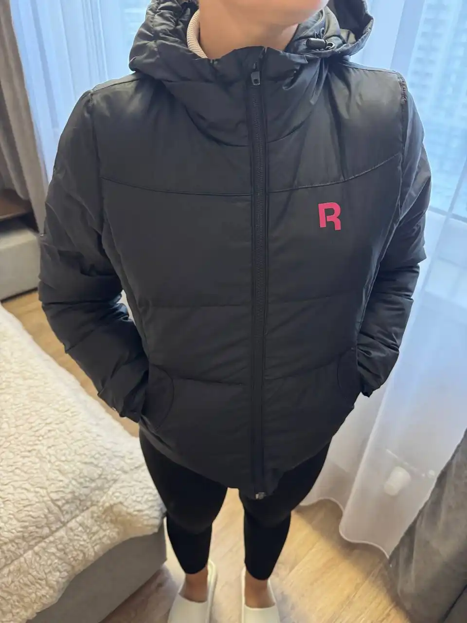 Продажа женской куртки Reebok размер S