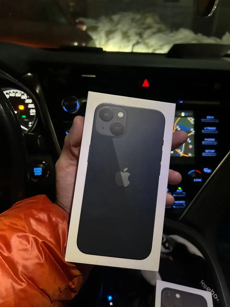 Продажа iPhone 13 и iPhone 11 - Смартфоны (Электроника) в Нижний Новгород