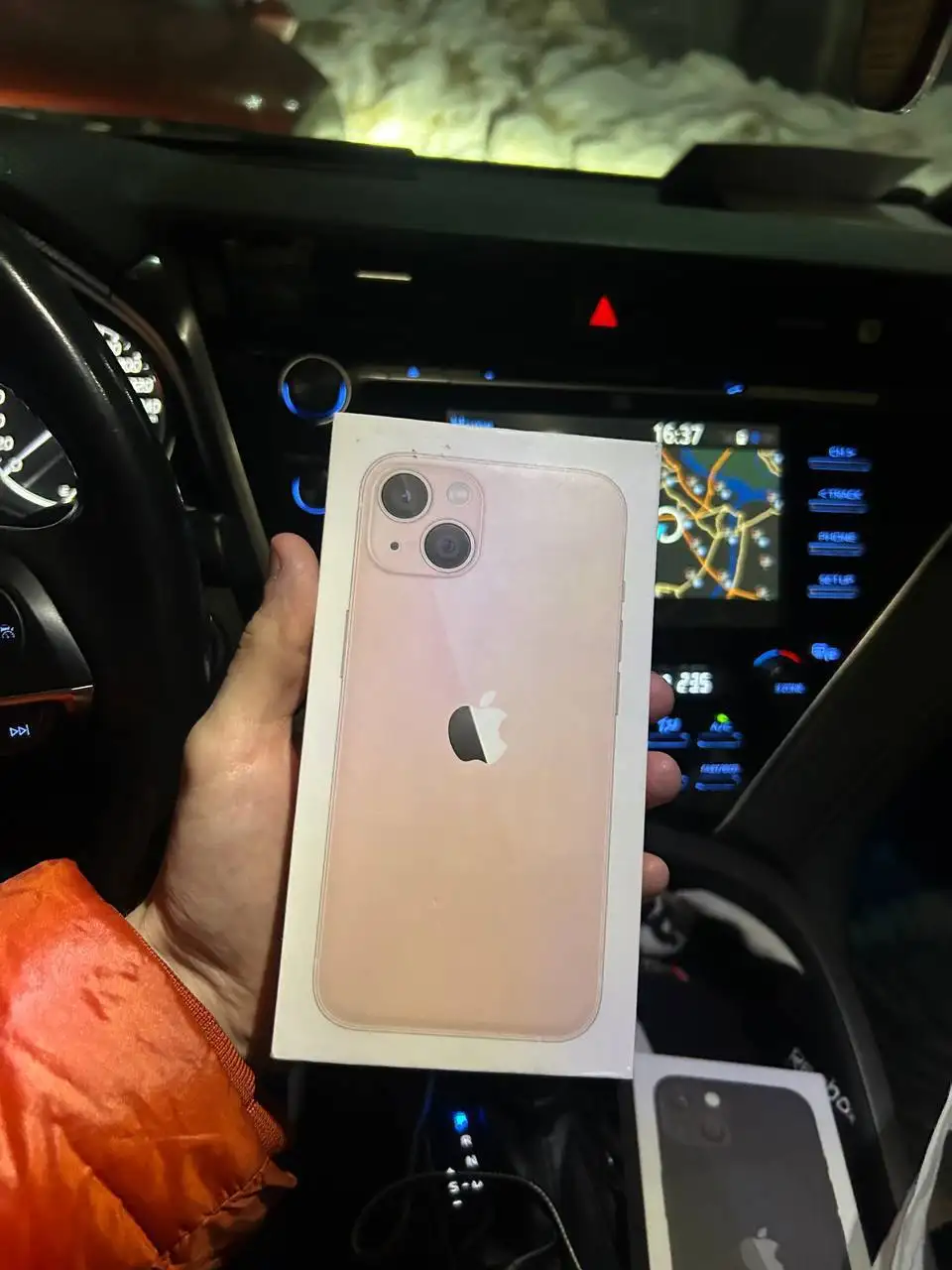 Продажа iPhone 13 и iPhone 11 - Смартфоны (Электроника) в Нижний Новгород