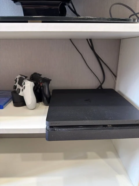 Продается PlayStation 4 - Электроника в Нижний Новгород