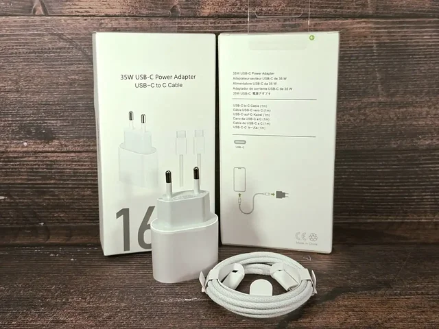 Новое запечатанное зарядное устройство USB-C для iPhone/iPad - Зарядные устройства в Москва