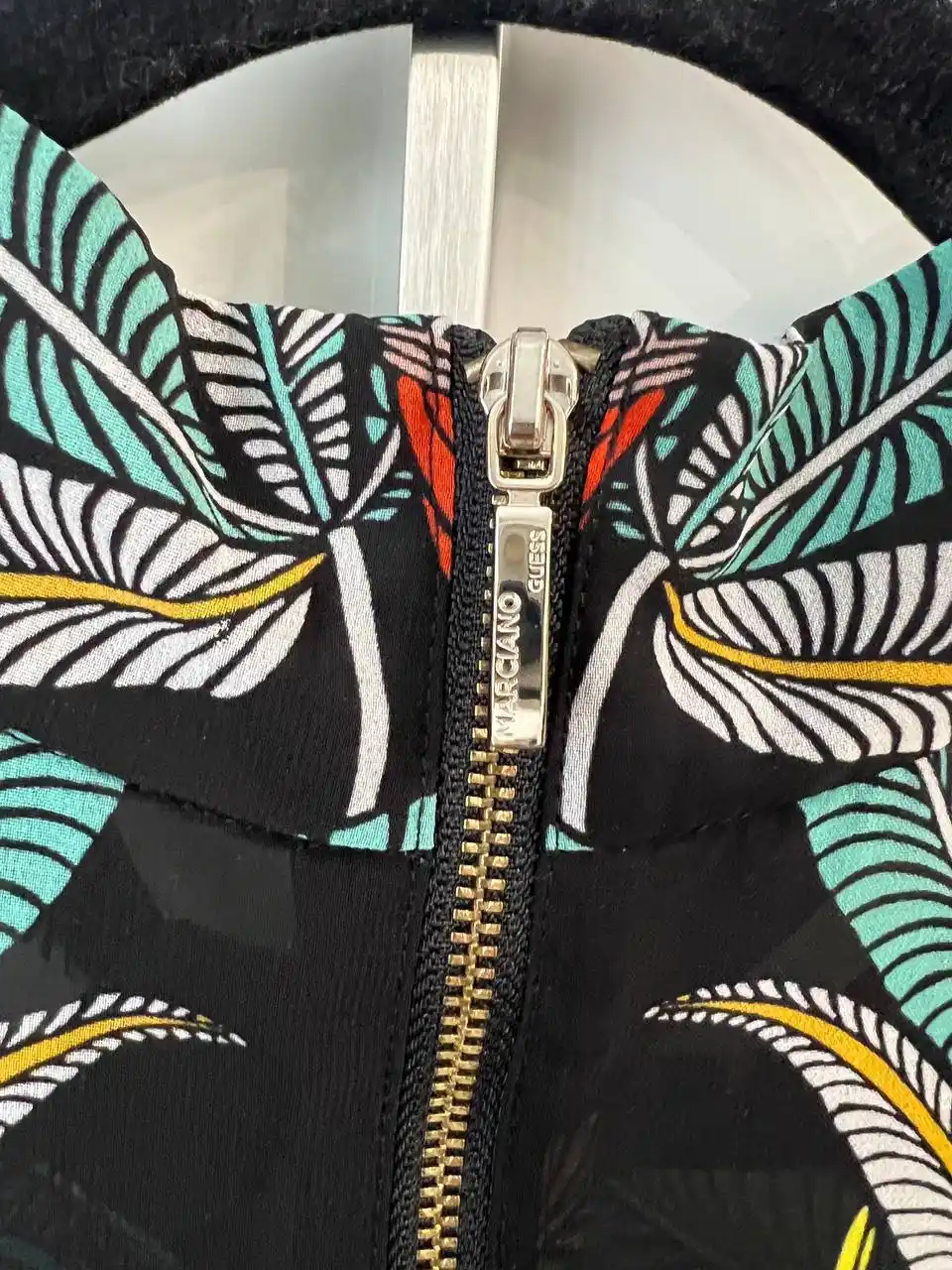 Новый топ Guess размер S