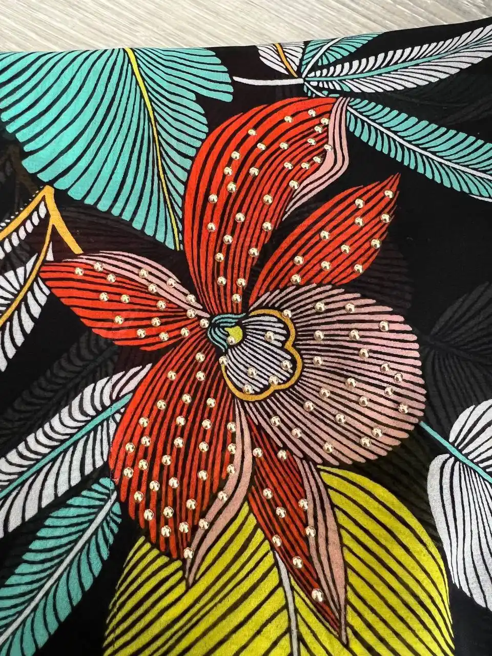 Новый топ Guess размер S