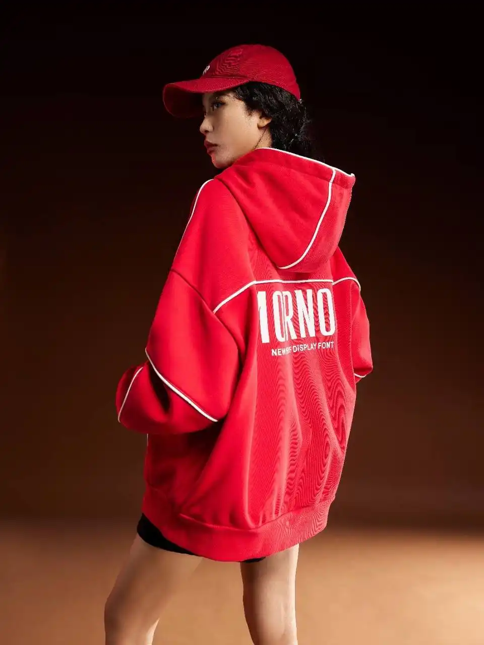 Новый теплый джемпер с бархатной подкладкой