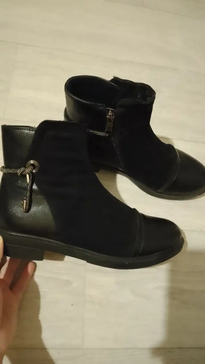Замшевые ботинки демисезонные 37 размера на узкую ногу с щеткой