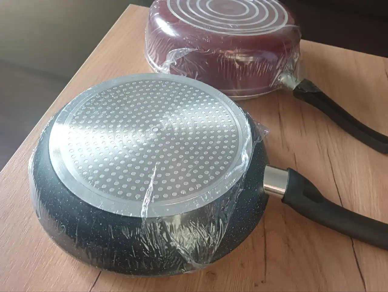 Новые сковородки с крышками 26 см