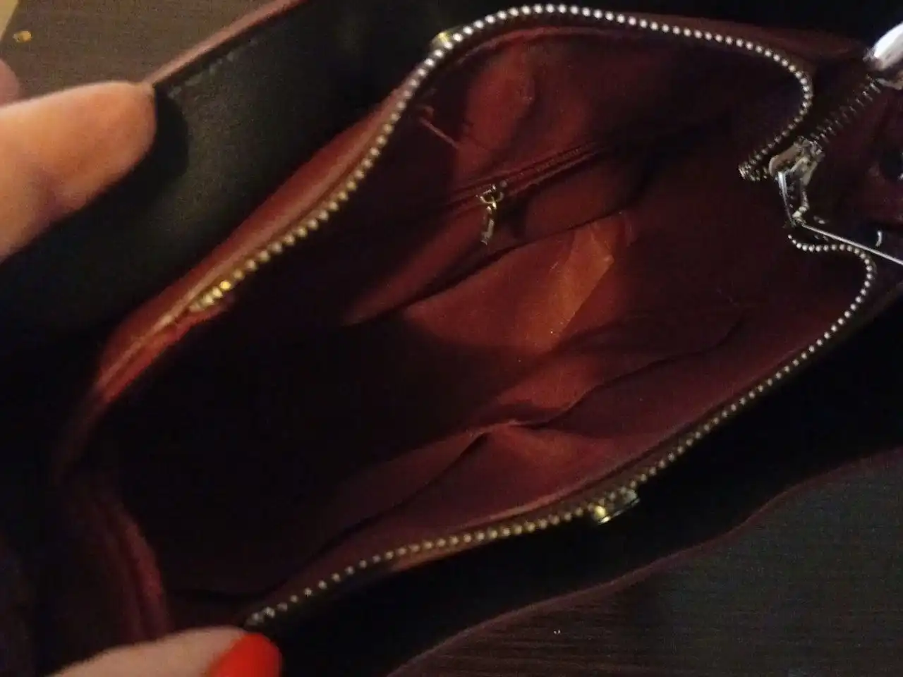 Шопер из искусственной кожи с ремешком