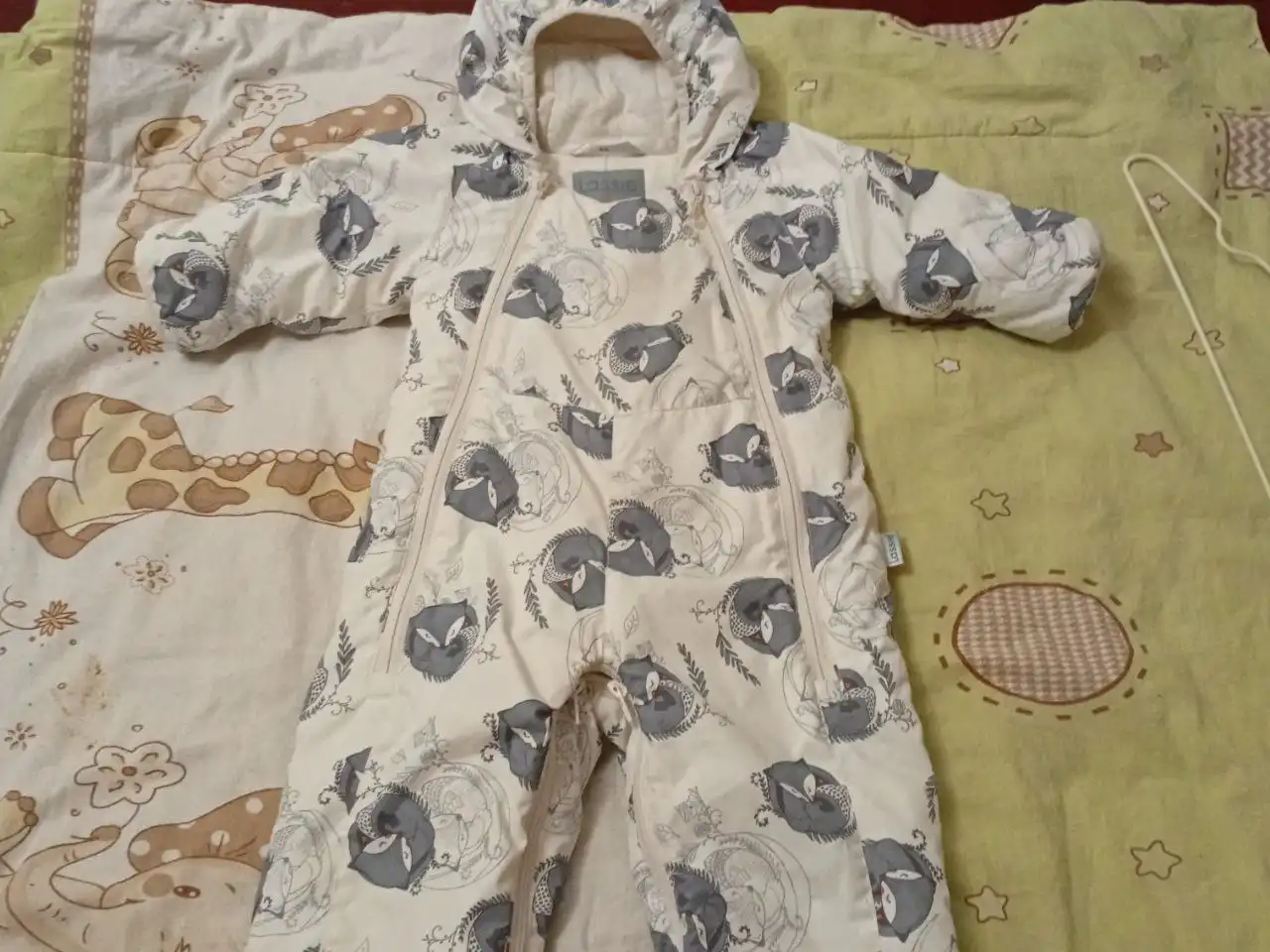 Демисизонное пальто 80 размера