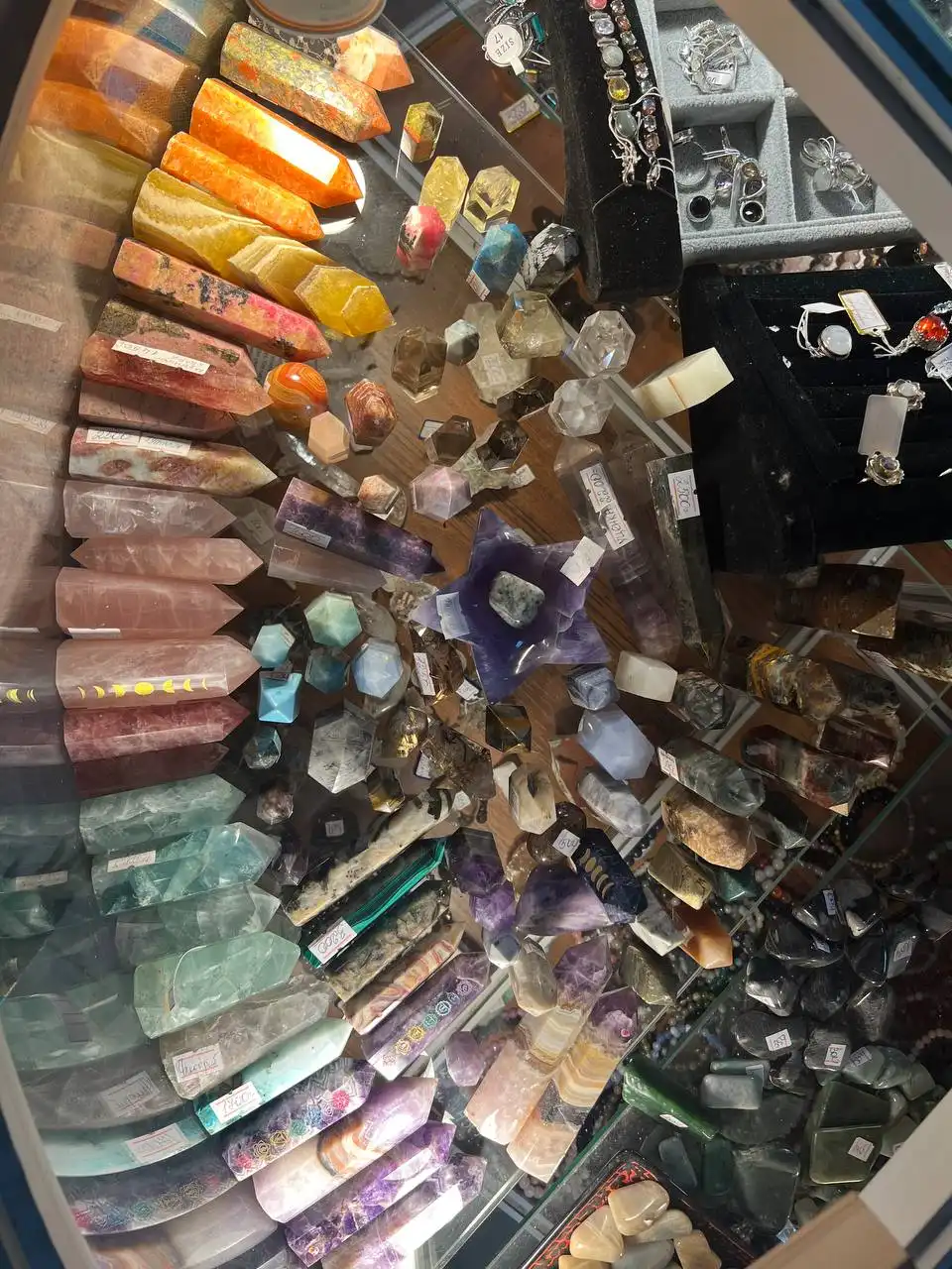 Кристаллы из натуральных камней