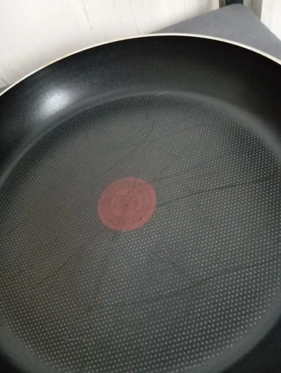 Сковорода Тефаль с крышкой 28 см