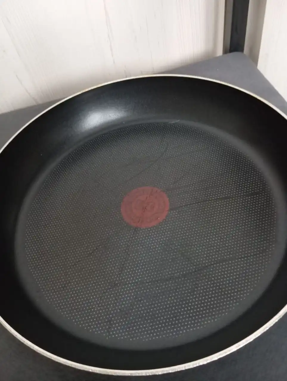 Сковорода Тефаль с крышкой 28 см