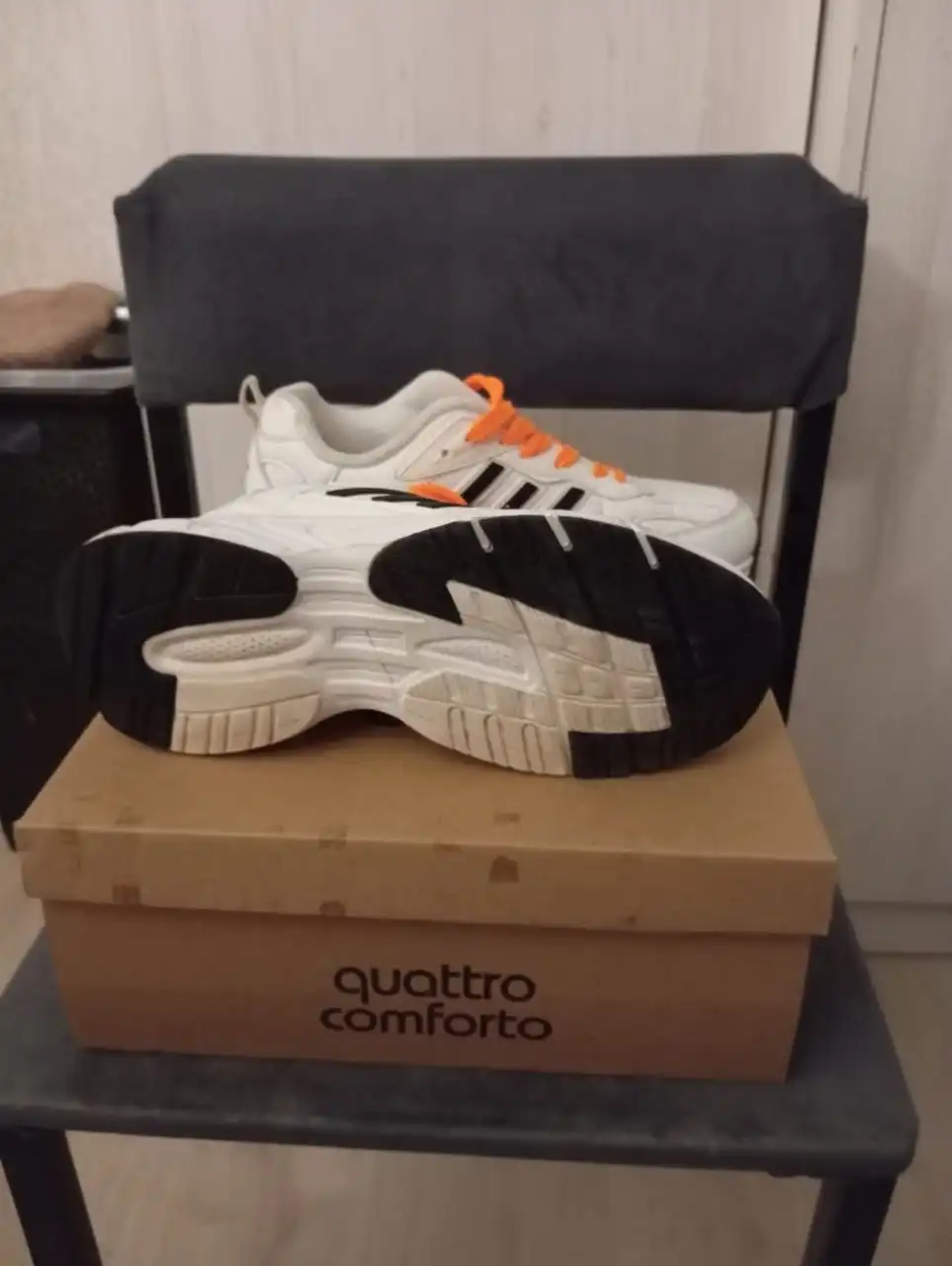 Кроссовки женские 40 размер, маломерит на 38-39