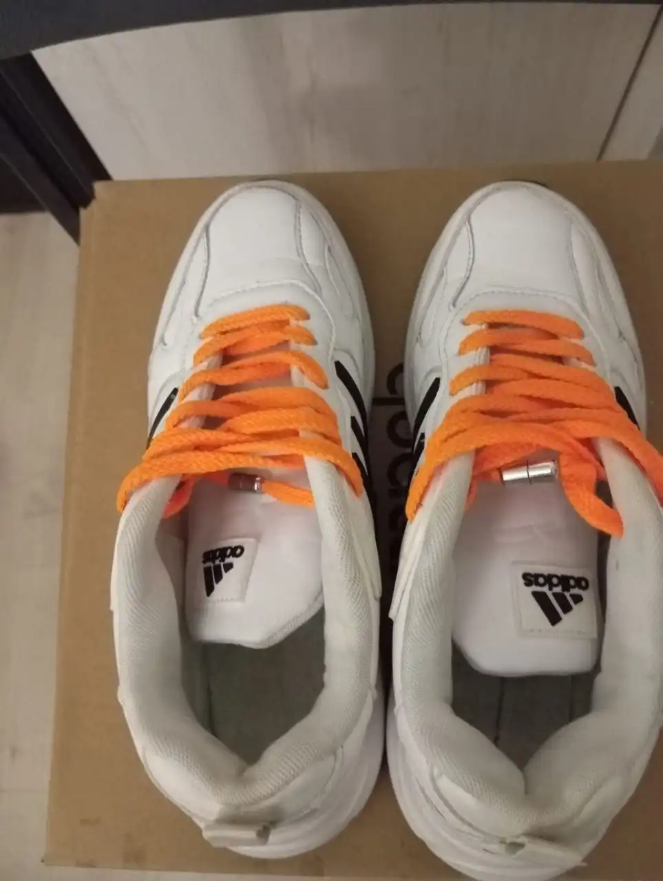 Кроссовки женские 40 размер, маломерит на 38-39