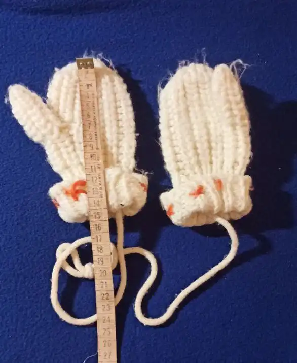 Вязаные варежки на 1-3 года