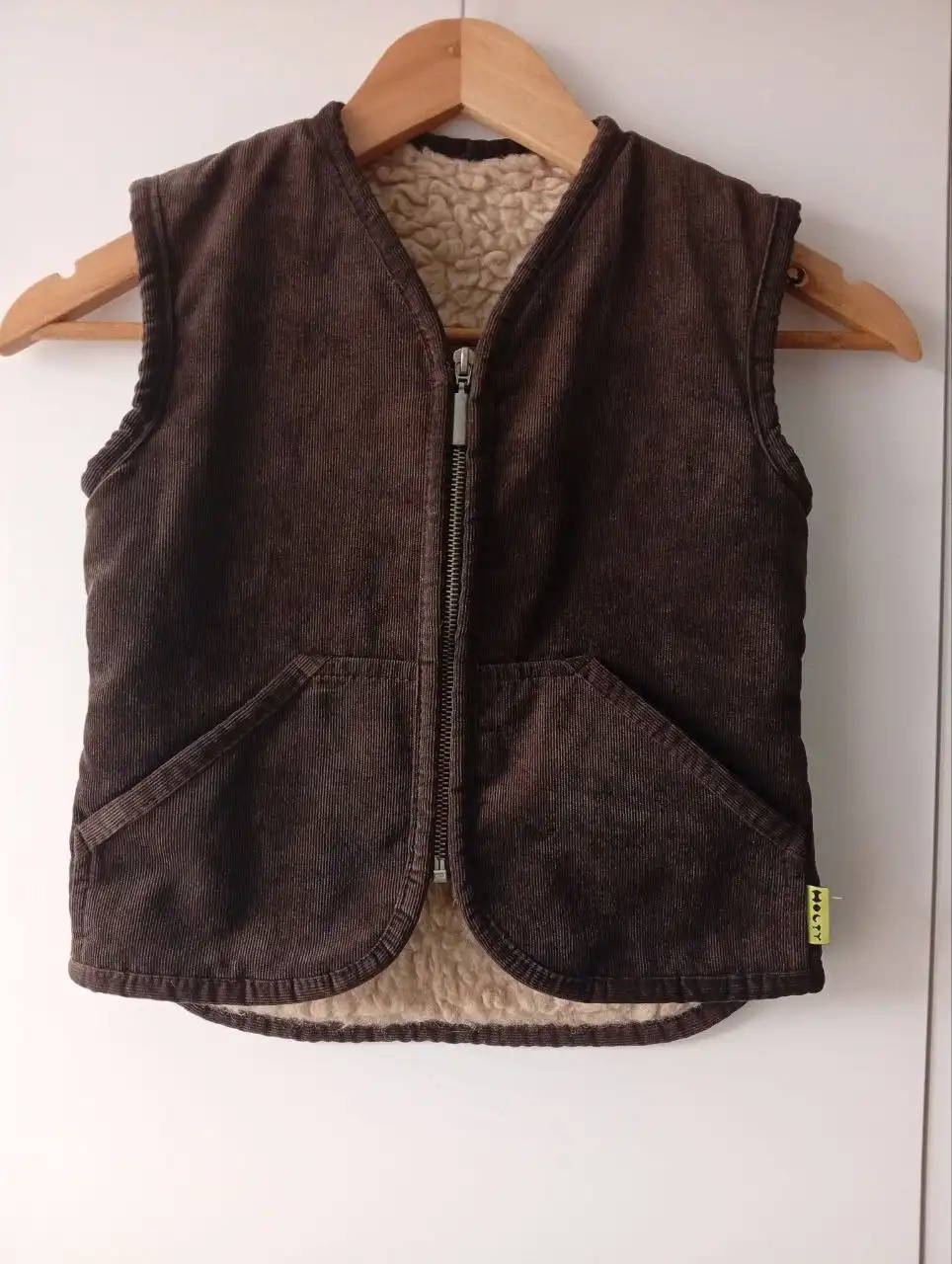 Детская коричневая вельветовая жилетка с шерстяным мехом