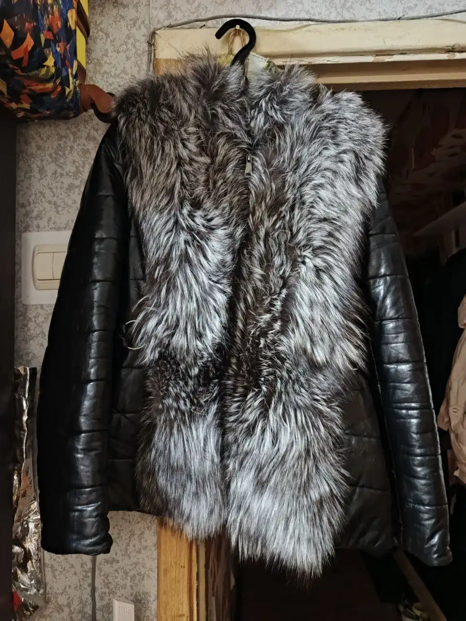 Продам куртку размер 50