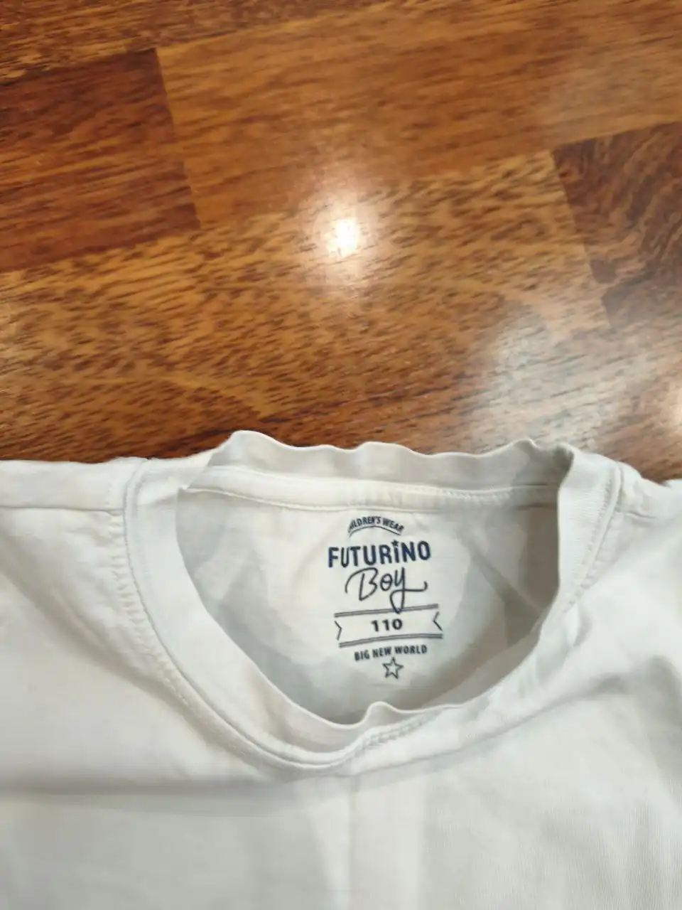 Футболки Futurino белые размер 110 - Детская одежда (Одежда) в Химки