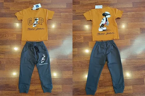 Костюм Gap с принтом на футболке - Детская одежда в Химки