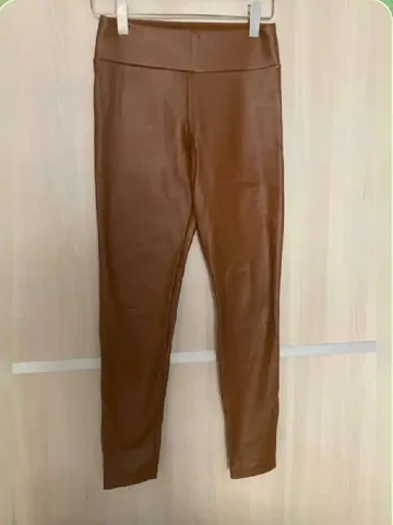 Брюки из экокожи CALZEDONIA размер 42-44 - Одежда в Химки