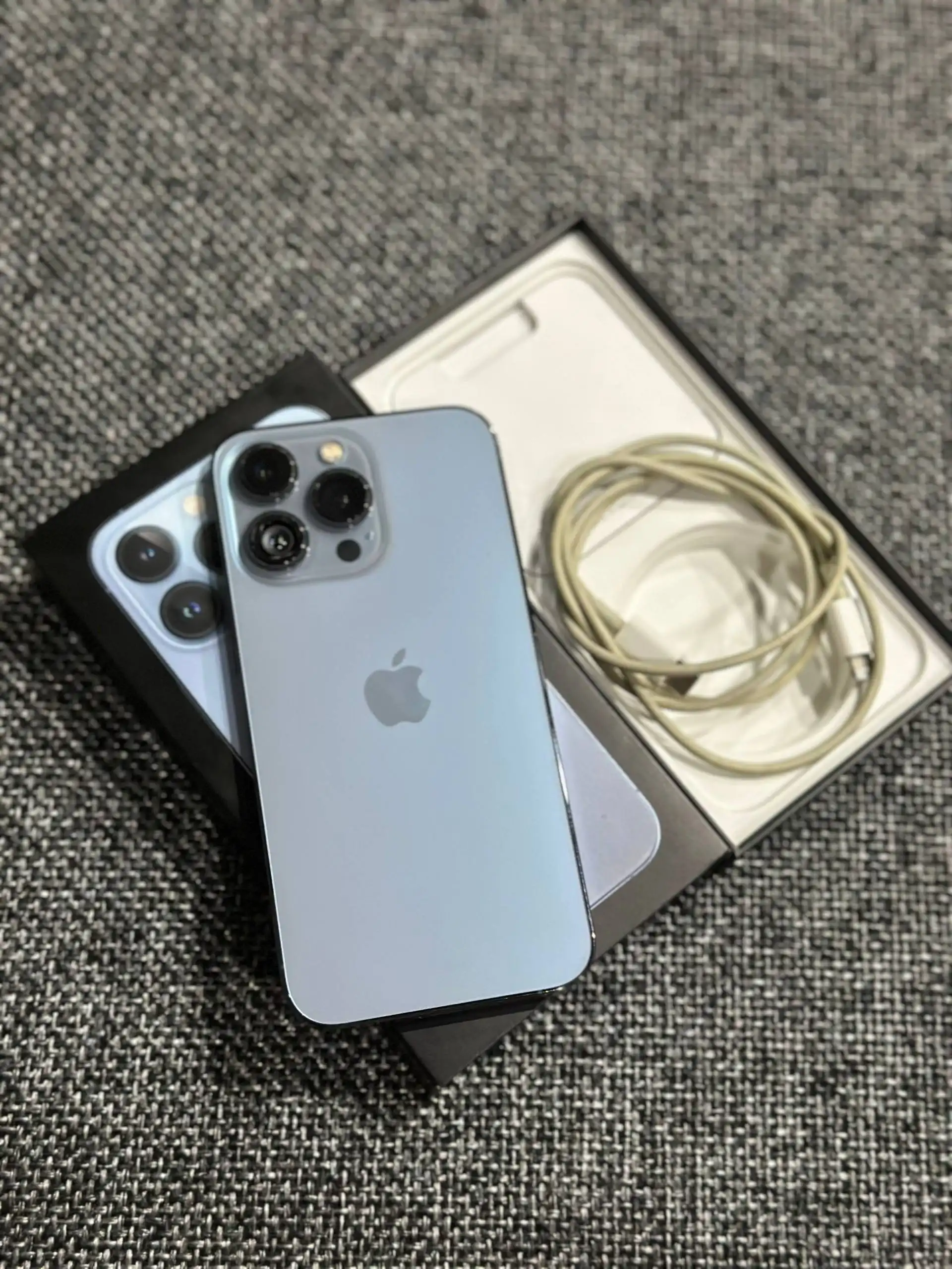 Продам iPhone 13 Pro 256 ГБ голубой в идеальном состоянии - Смартфоны (Электроника) в Химки