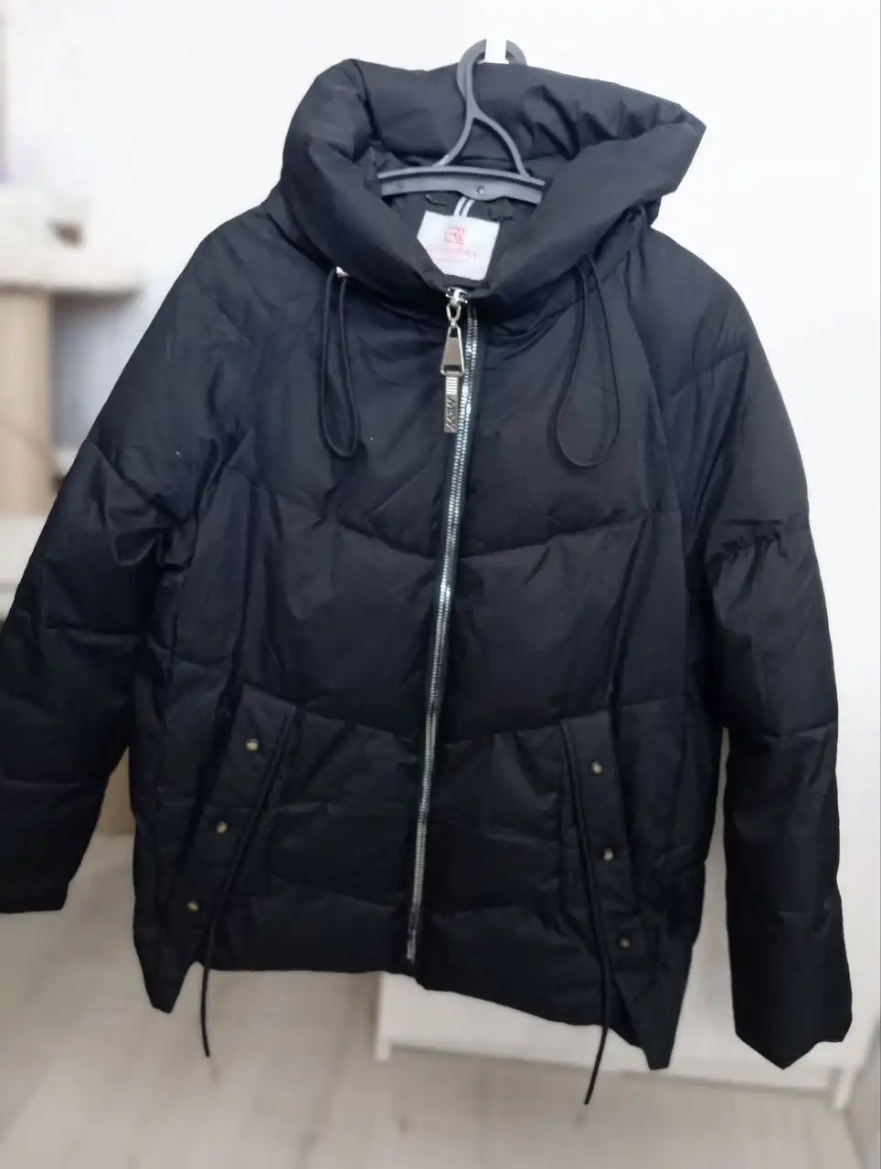 Продажа зимней теплой куртки нового размера 48-50 - Верхняя одежда (Одежда) в Зеленоград