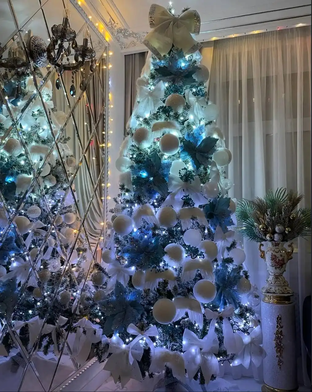 Продам елку высотой 2.70 метра - Барахолка в Химки