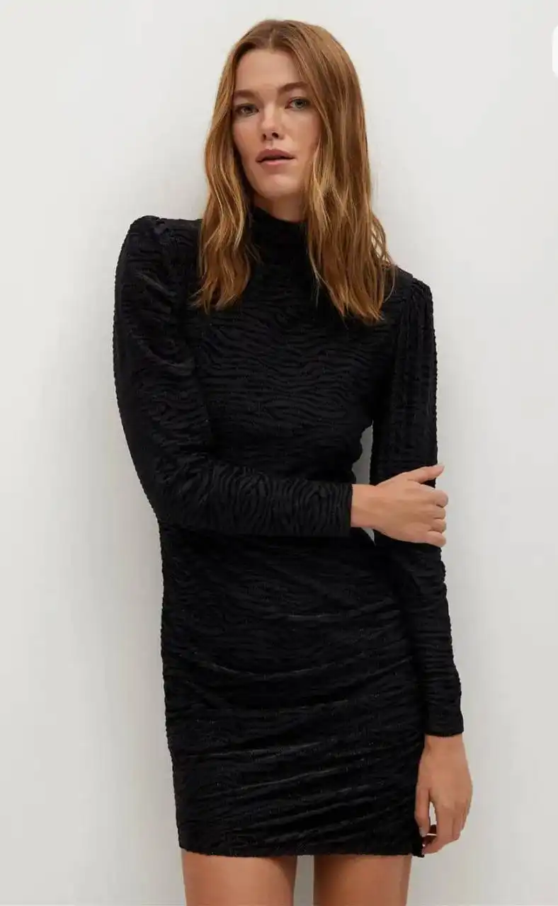 Платье Mango с принтом под зебру, бархатистое - Платья (Одежда) в Химки