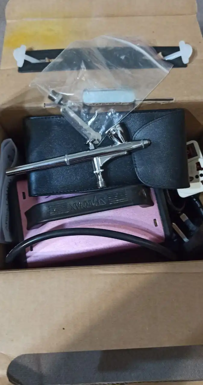 Аэрограф с компрессором в состоянии нового - Аэрография (Хобби и отдых) в Химки