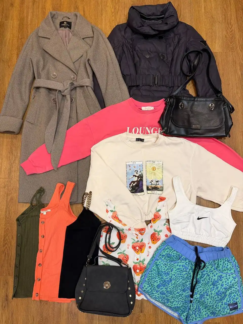 Пакет одежды размер S/M: пальто шерстяное и куртка Guess - Верхняя одежда (Одежда) в Химки