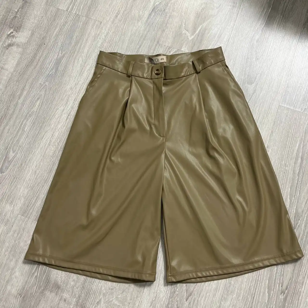 Шорты-бермуды Golden Style оливкового цвета размер 48 - Шорты (Одежда) в Химки