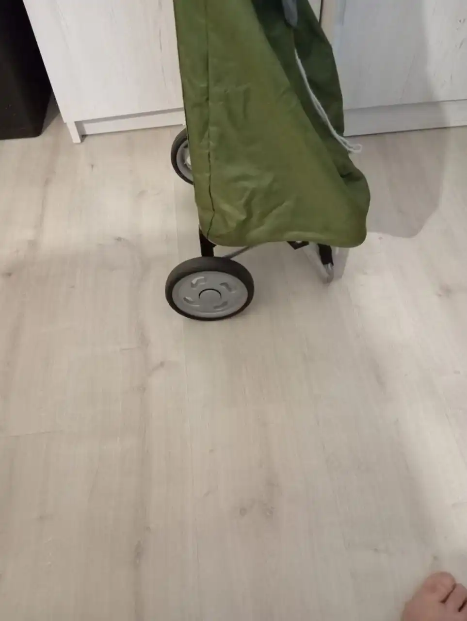 Хозяйственная коляска 30 литров, отличное состояние - Барахолка в Зеленоград