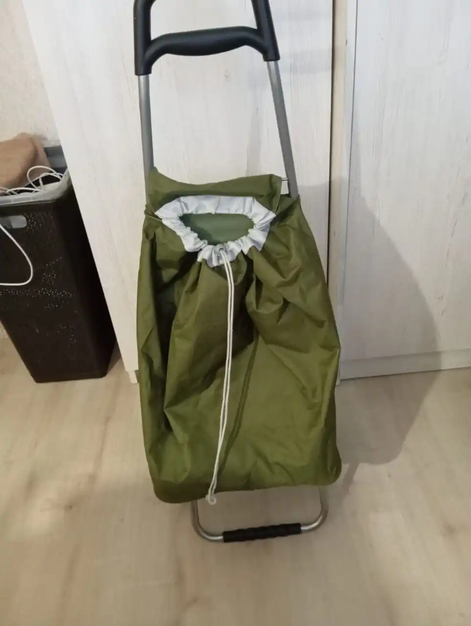 Хозяйственная коляска 30 литров, отличное состояние - Барахолка в Зеленоград