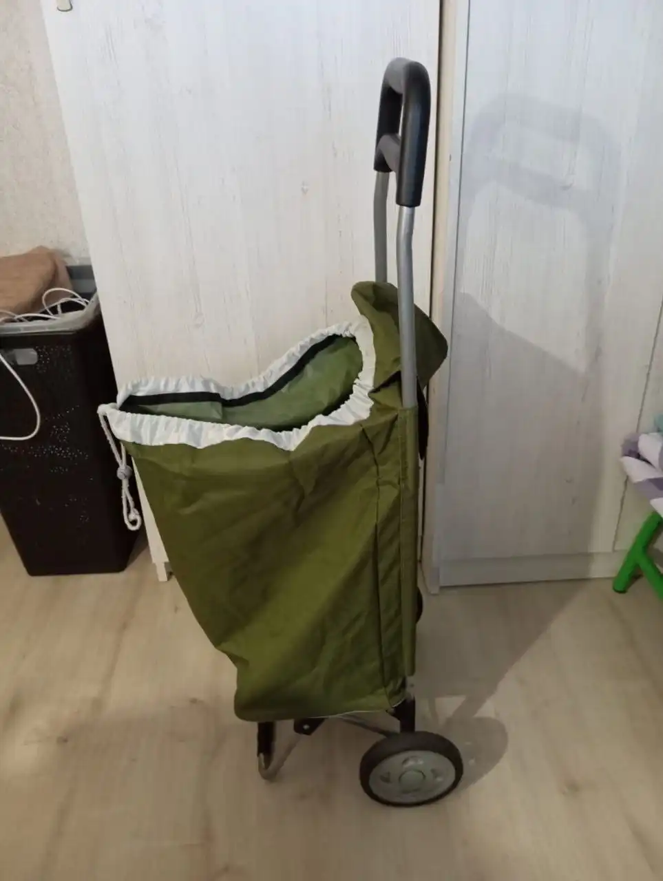 Хозяйственная коляска 30 литров, отличное состояние - Барахолка в Зеленоград