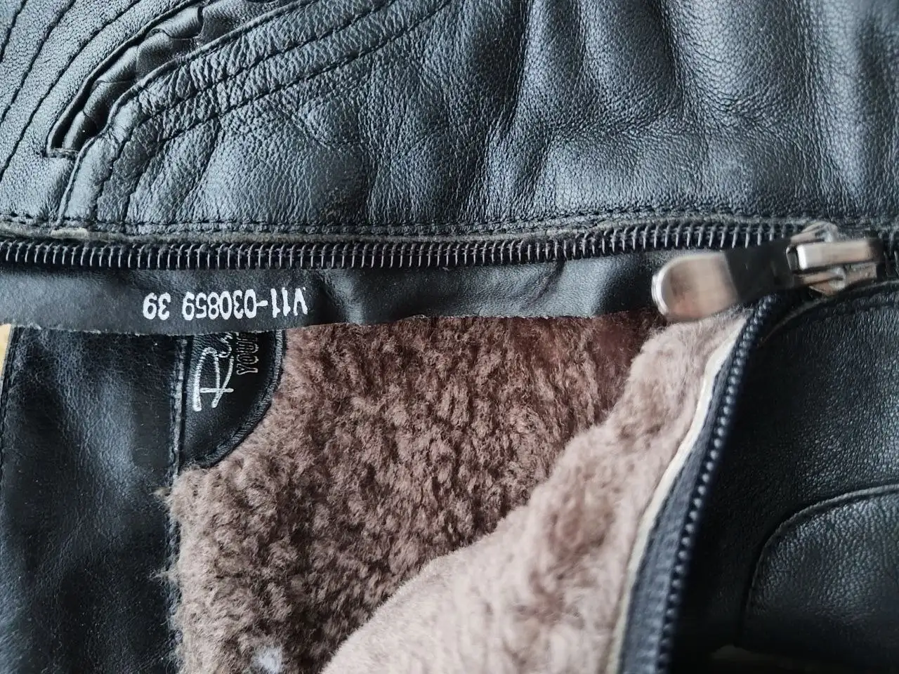 Утепленные короткие сапожки Respect 39 размер - Обувь (Одежда) в Химки