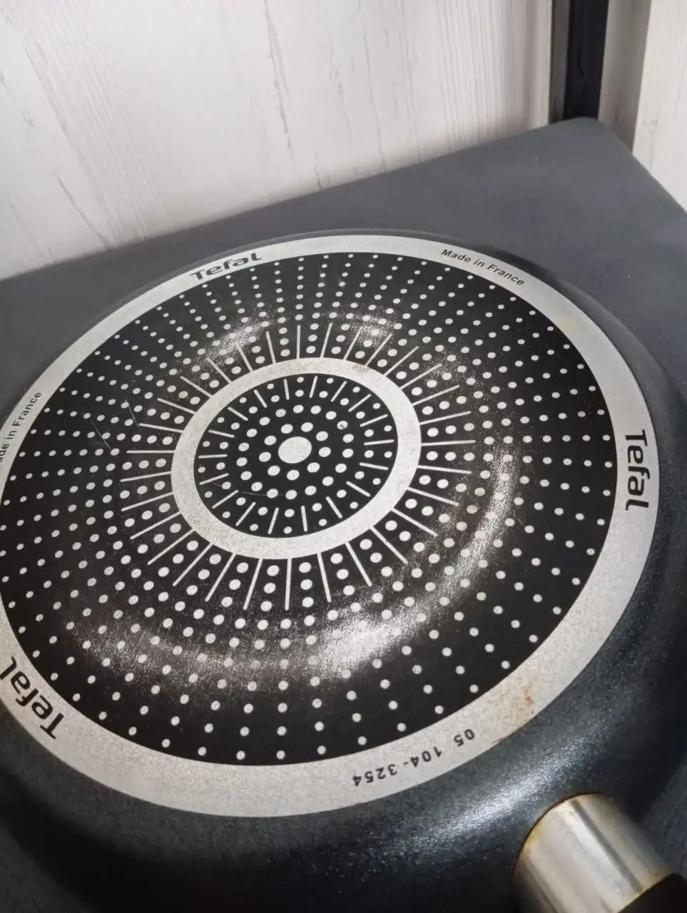 Сковорода Тефаль с крышкой 28 см - Посуда (Барахолка) в Зеленоград