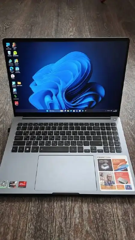 Ноутбук новый, пользовалась пару раз для работы - Ноутбуки (Электроника) в Зеленоград