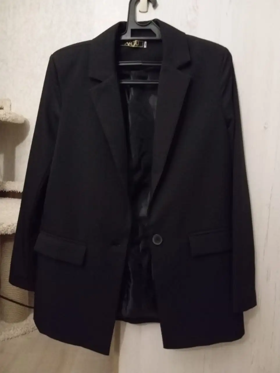 Продам женский пиджак 46-48 размера черный - Пиджаки (Одежда) в Зеленоград