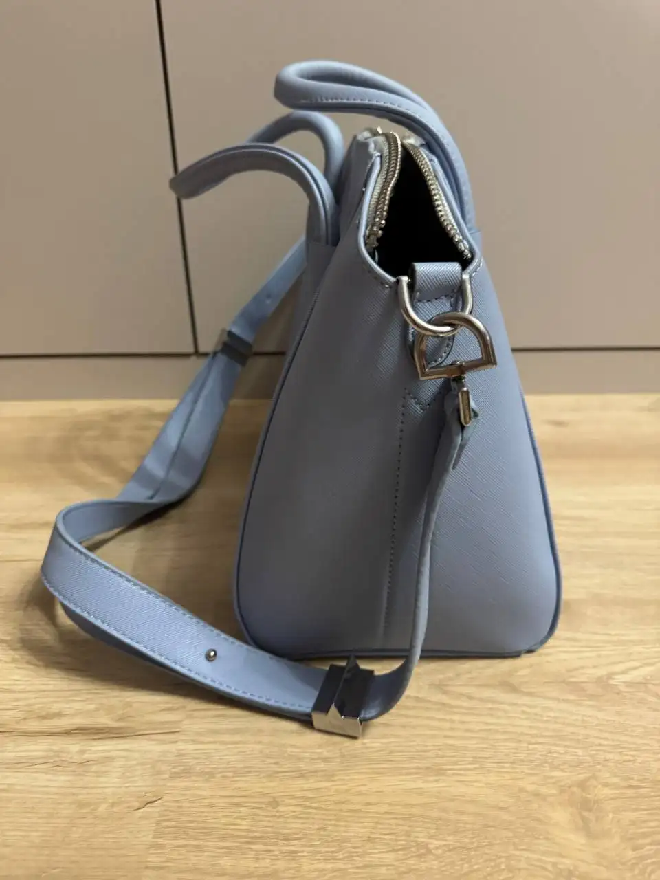 Сумка нежно-голубого цвета в отличном состоянии - Барахолка в Химки